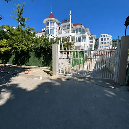 Kamelia Hotel