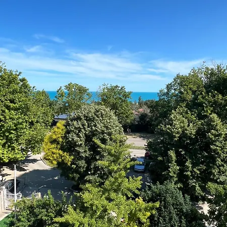 Hotel Kamelia 2*